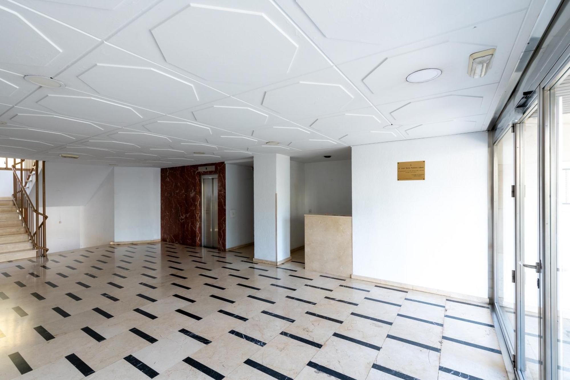 Diseno Y Comodidad En Bami Sevilla Buitenkant foto