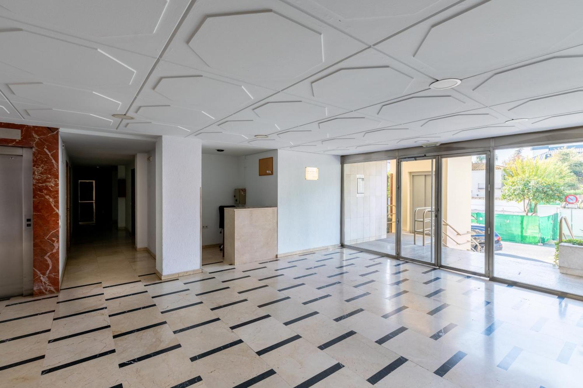 Diseno Y Comodidad En Bami Sevilla Buitenkant foto